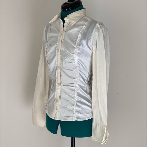 SOLDSexy white button-up with lace and satin highlight - Picture 3 of 11